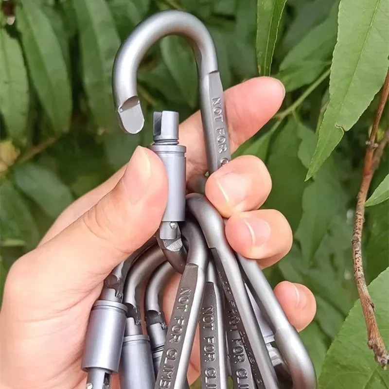 Portachiavi tattico in acciaio - Camping Cooking Container recensione e prezzo